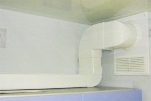 Установка воздуховода для кухонной вытяжки в Кушве