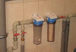 Установка проточного фильтра для воды в Кушве